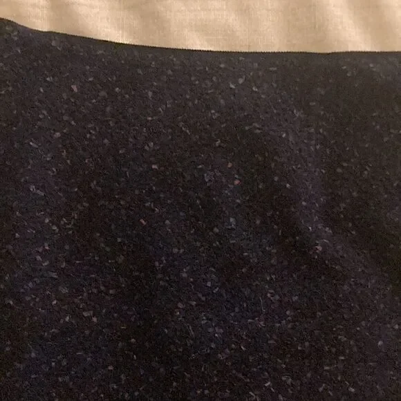 Elie Tahari Navy Tweed Wool Skirt with Asymmetrical Hem. Size 4. - Picture 3 of 9